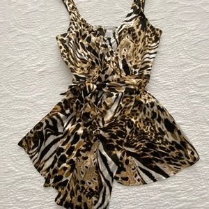 Cache top/ leopard print